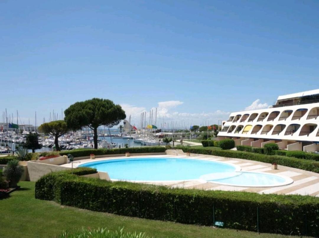Studio Avec Loggia Entre Port, Plage Et Piscine 르그로뒤후아 외부 사진