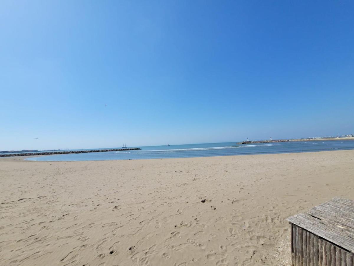 Studio Avec Loggia Entre Port, Plage Et Piscine 르그로뒤후아 외부 사진